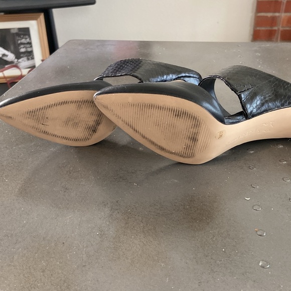 Slip on mules with 4 inch heels. Great with wide legged jeans. - Picture 4 of 5